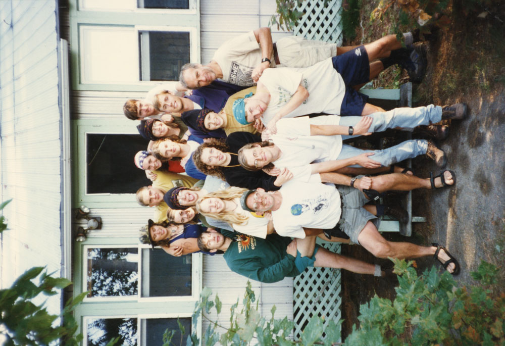 A large group gathers for a pre-expedition photo.